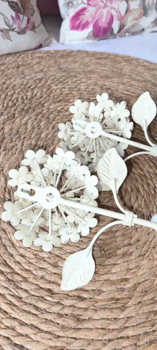 2 Perchas Flor Forja Blanco Roto