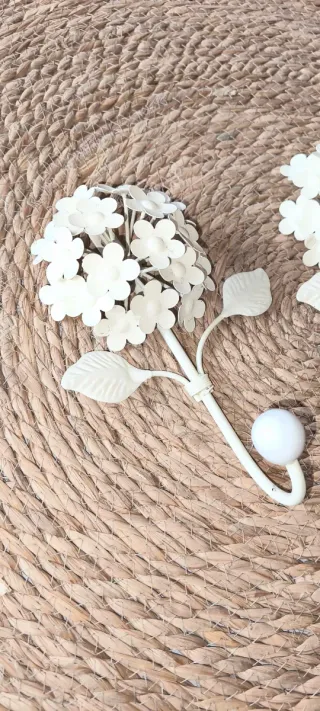 2 Perchas Flor Forja Blanco Roto