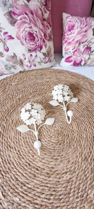 2 Perchas Flor Forja Blanco Roto