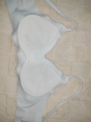 Sujetador cómodo blanco nuevo