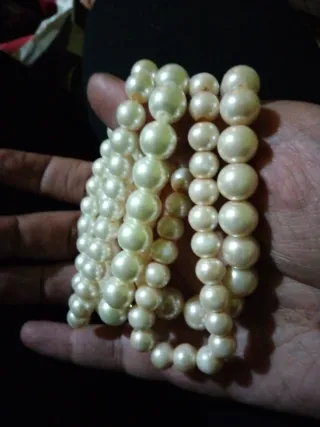 Pulseras de perlas imitación todas 12 euros