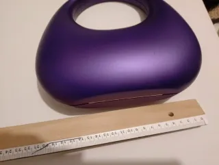 Bolso rígido morado con bandolera