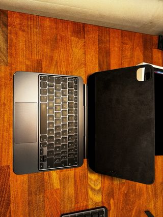 iPad Pro 11 M4 con Magic Keyboard