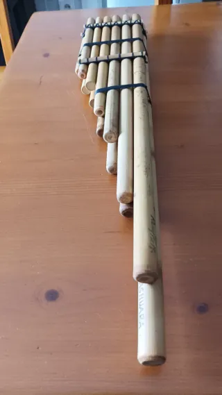 Zampoña (Zanca o Basto) en Re menor.