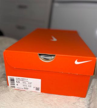 Nike Vomero 18 Mujer Talla 35.5 Negro