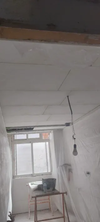 Decoración en escayola y pintura. alisados  pladur