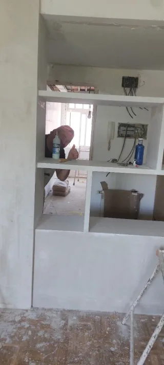 Decoración en escayola y pintura. alisados  pladur