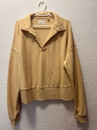 Sudadera estilo polo amarilla