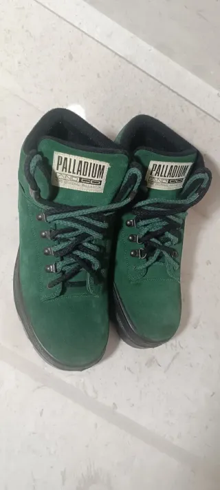 Palladium Scarpe Verdi e Nere