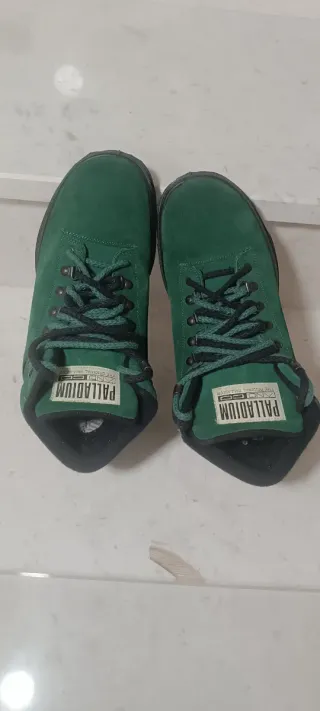 Palladium Scarpe Verdi e Nere