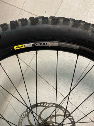 Rueda Mavic 27,5 con cubierta Maxxis