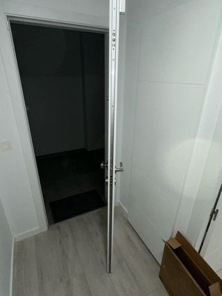 Puerta blindada blanca DB30 NUEVA