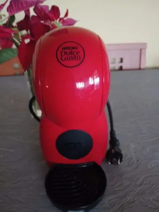 Cafetera Dolce Gusto Roja