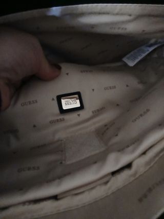 Borsa Guess marrone con strisce rosse