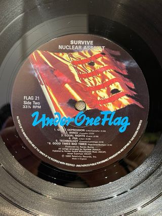 Vinilo de Nuclear “Assault Survive”