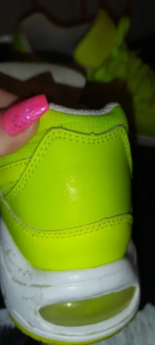 Zapatillas Nike Air Max 90 Amarillas fosforitas.