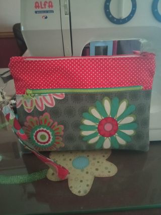 Cartera de mano hecha a mano con bolsillo