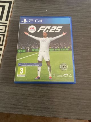 PS4 seminueva, 2 mandos y 9 juegos