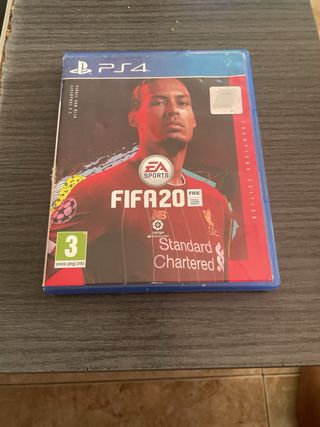 PS4 seminueva, 2 mandos y 9 juegos