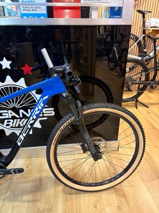 Berria Bravo 5.1 Talla M