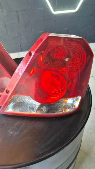 Pilotos traseros Chevrolet Kalos