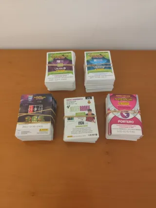 Cromos de fútbol variados