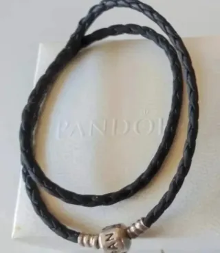 Cordón llavero y pendiente Pandora