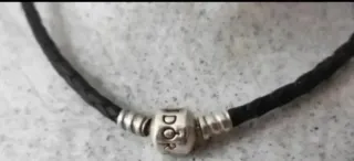 Cordón llavero y pendiente Pandora