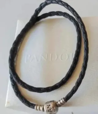 Cordón llavero y pendiente Pandora