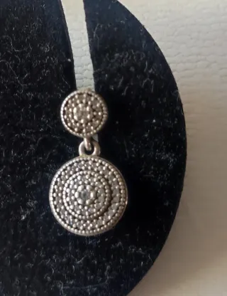 Cordón llavero y pendiente Pandora