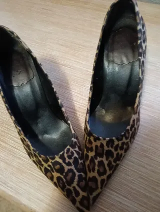 Zapatos tacón estampado leopardo T.39