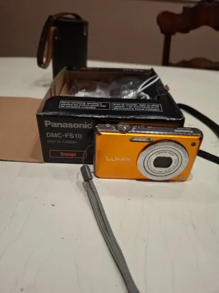 2 Fotocamere Nikon, Panasonic + Videocamera Panasonic