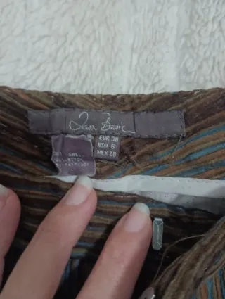 Pantalón Zara acampanado pana rayas T.38