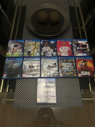 PS4 500GB + 11 Juegos