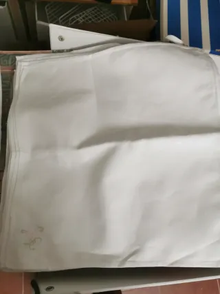 Mantelería bordada floral