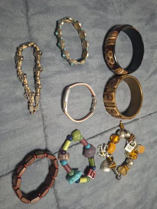 Brazalete y pulseras de diseño