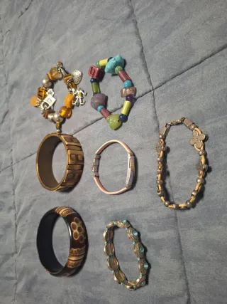 Brazalete y pulseras de diseño