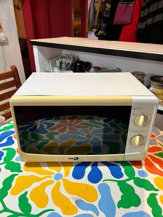 Microondas Saivod 20L