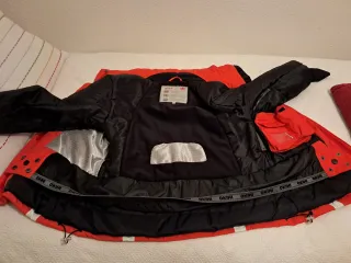 Chaqueta de mujer OKIHI roja y blanca