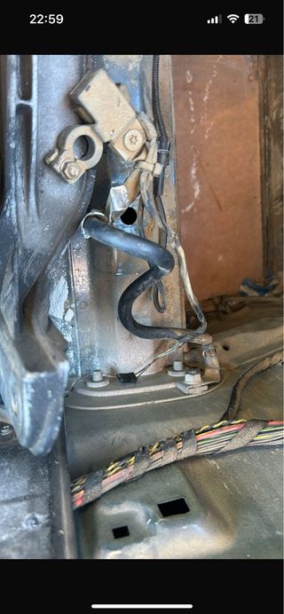 Borne negativo BMW E60