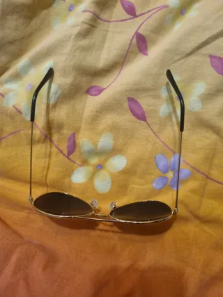 Gafas de sol aviador doradas