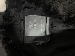 Abrigo Bershka Negro Talla M