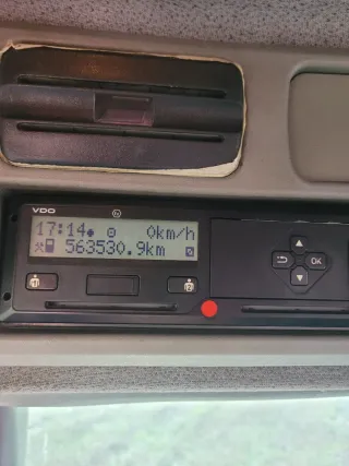 Camión grúa Mercedes-Benz