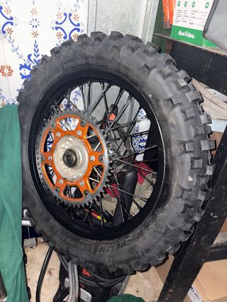 Llanta KTM Enduro 18 Michelin