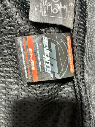 Chaqueta de moto negra