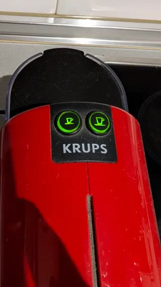 Cafetera Nespresso Krups Inissia Roja