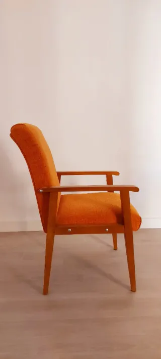 Butaca de madera maciza