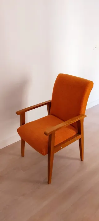 Butaca de madera maciza