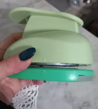 Perforatrice a forma di fiore