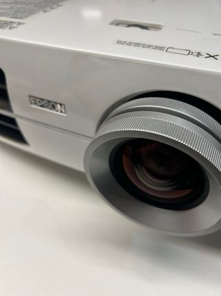 Proyector Epson EH-TW3600 + Pantalla 180x125 cm